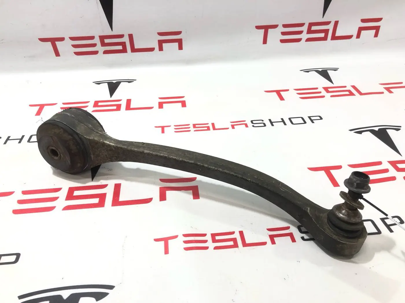 Рычаг передний к Tesla Model S 2014