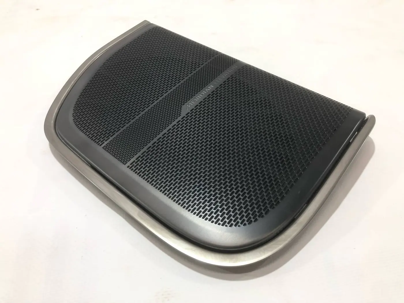 Сетка для динамика к Rivian R1T 2022