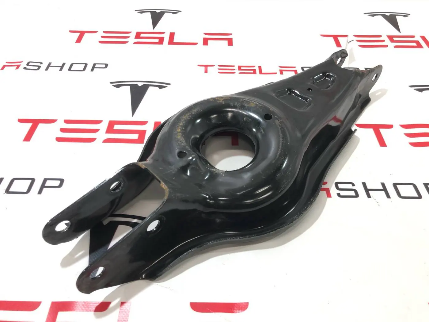 Рычаг задний к Tesla Model Y 2021