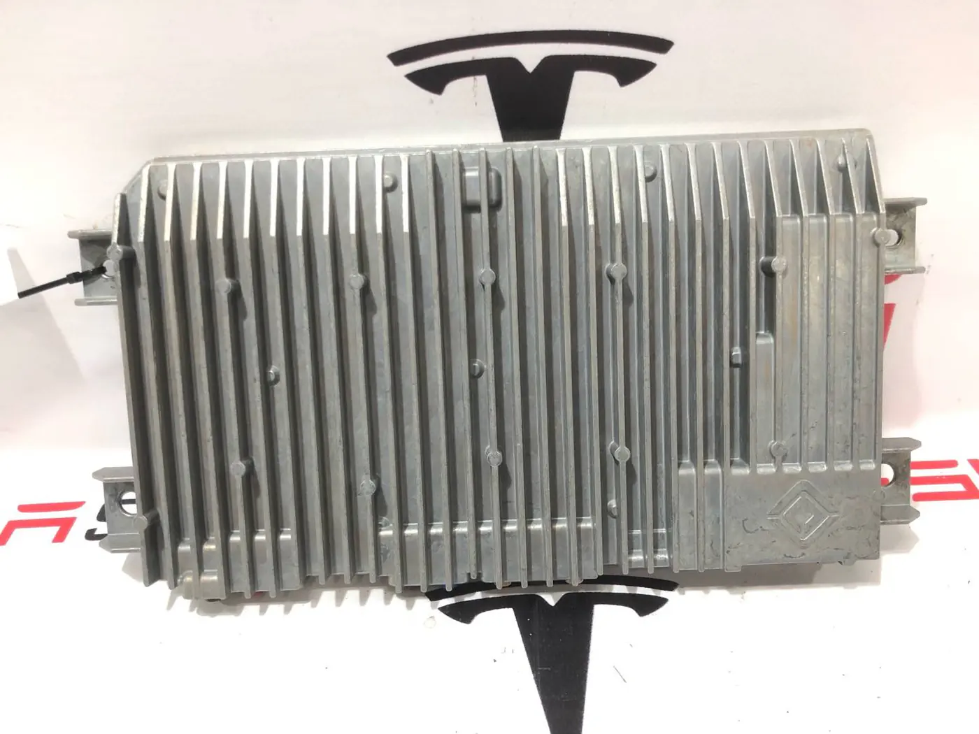 Блок Bluetooth к Rivian R1T 2022