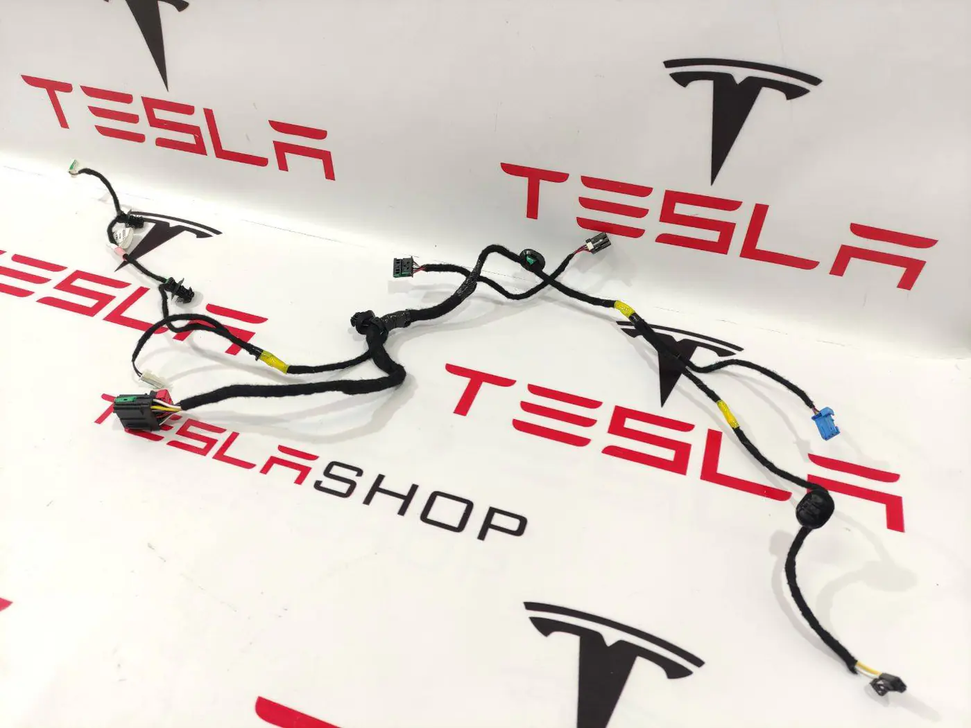 Проводка двери к Tesla Model S 2022