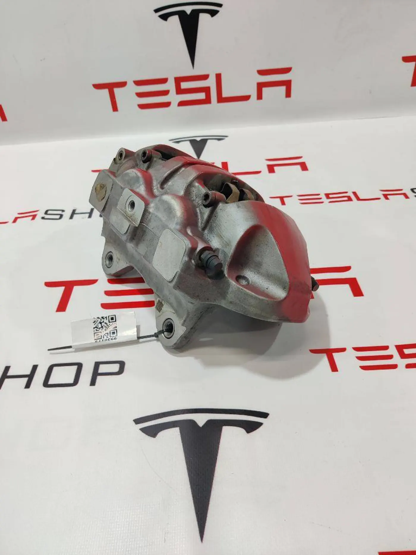 Суппорт передний левый к Tesla Model Y 2021
