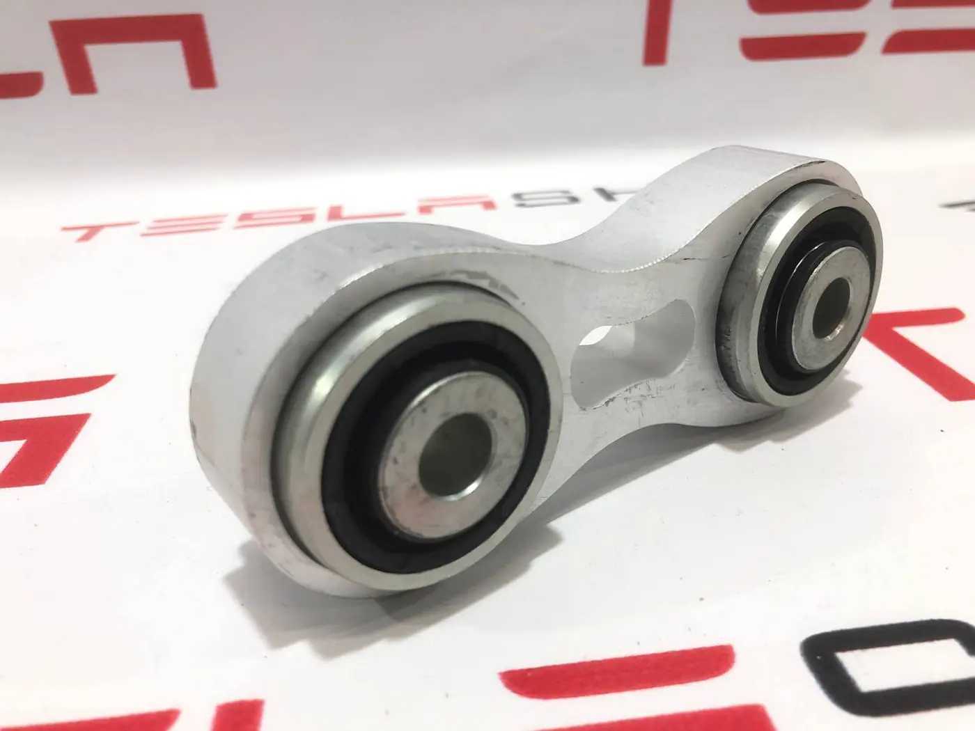 Рычаг задний к Tesla Model S 2019