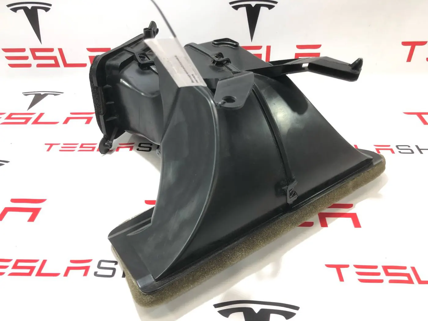 Воздуховод к Tesla Model Y 2020