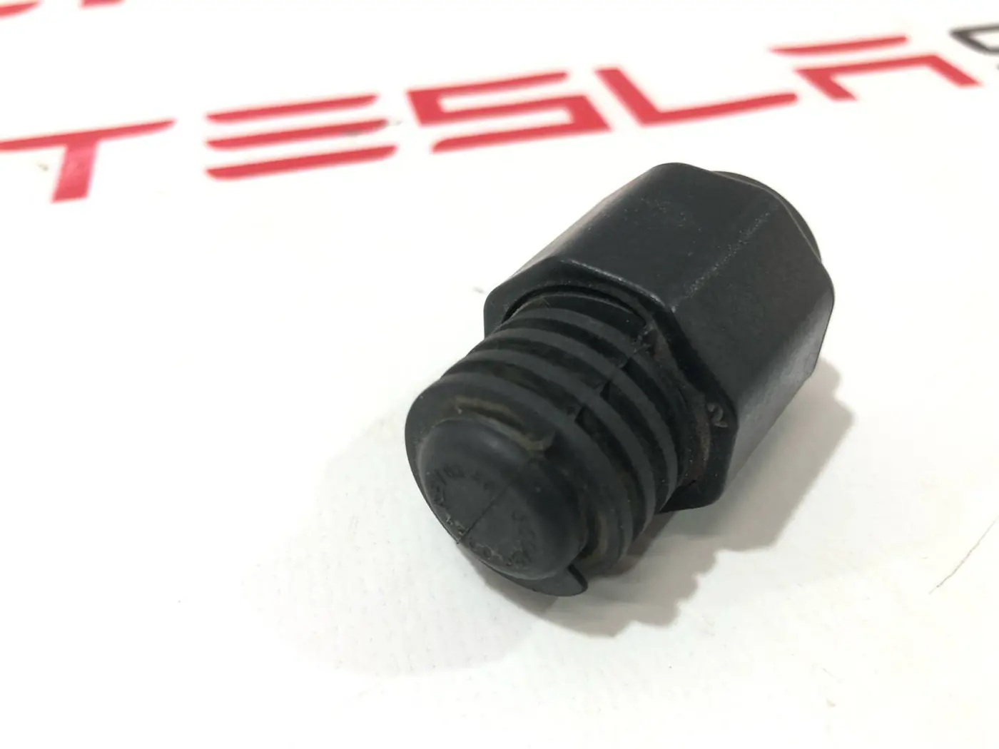 Демпфер к Tesla Model Y 2021