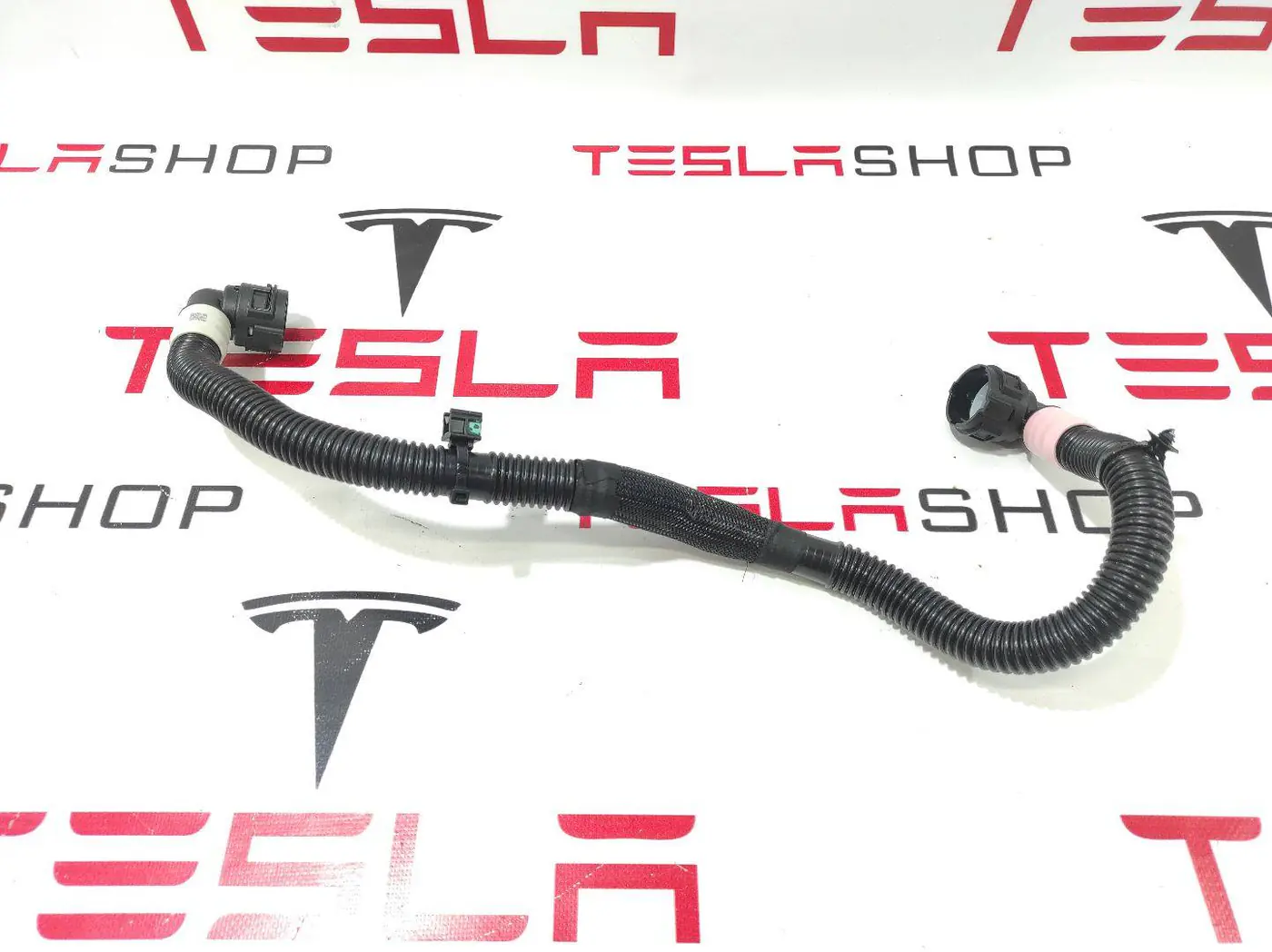 Патрубок к Tesla Model Y 2021