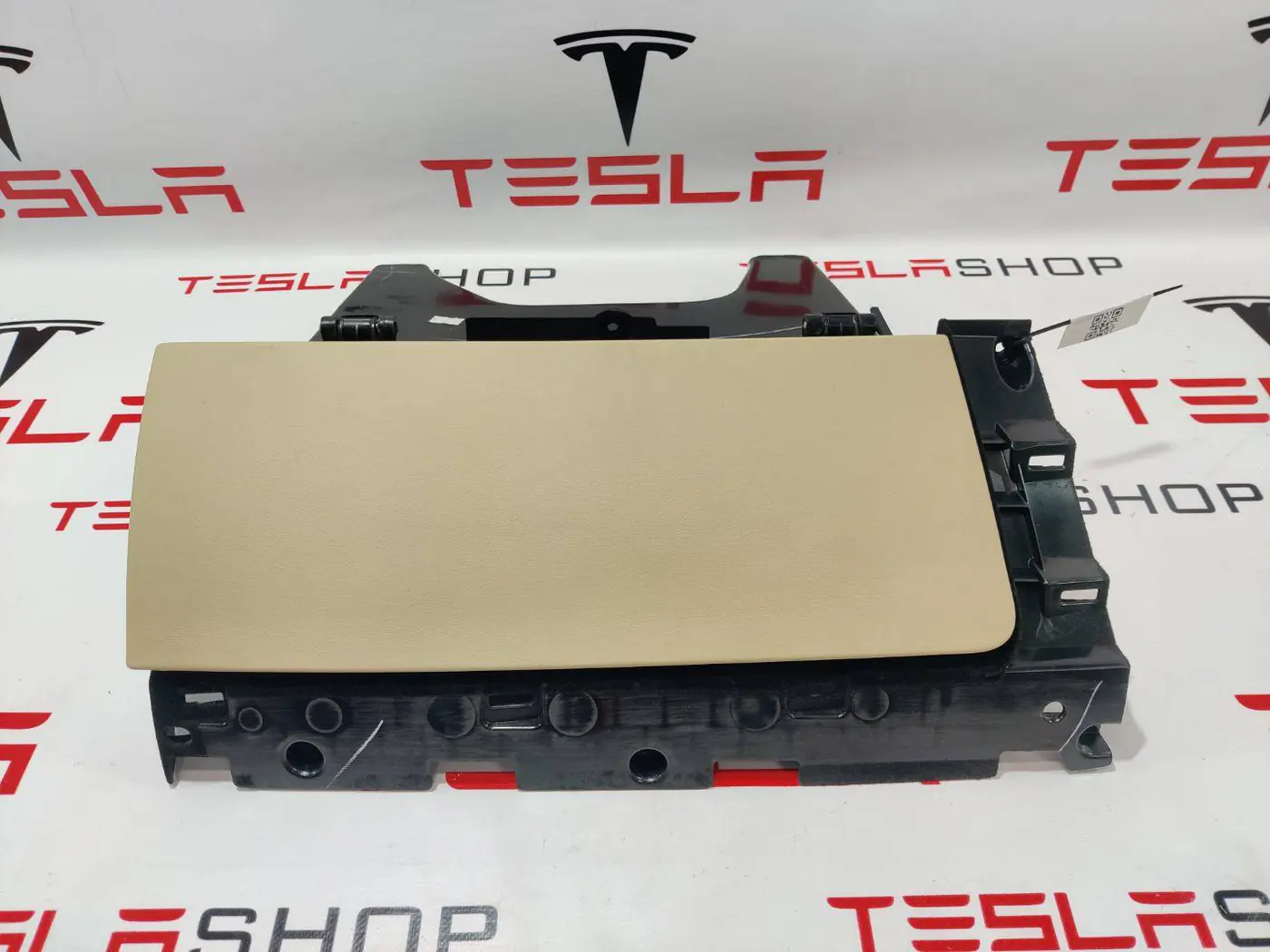 Бардачок к Tesla Model S 2014