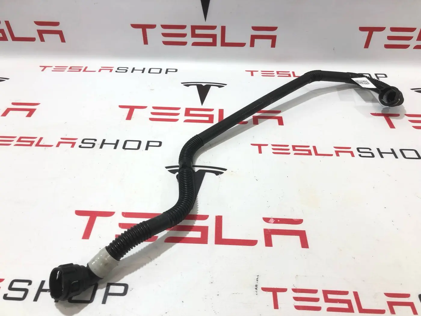 Патрубок к Tesla Model Y 2021