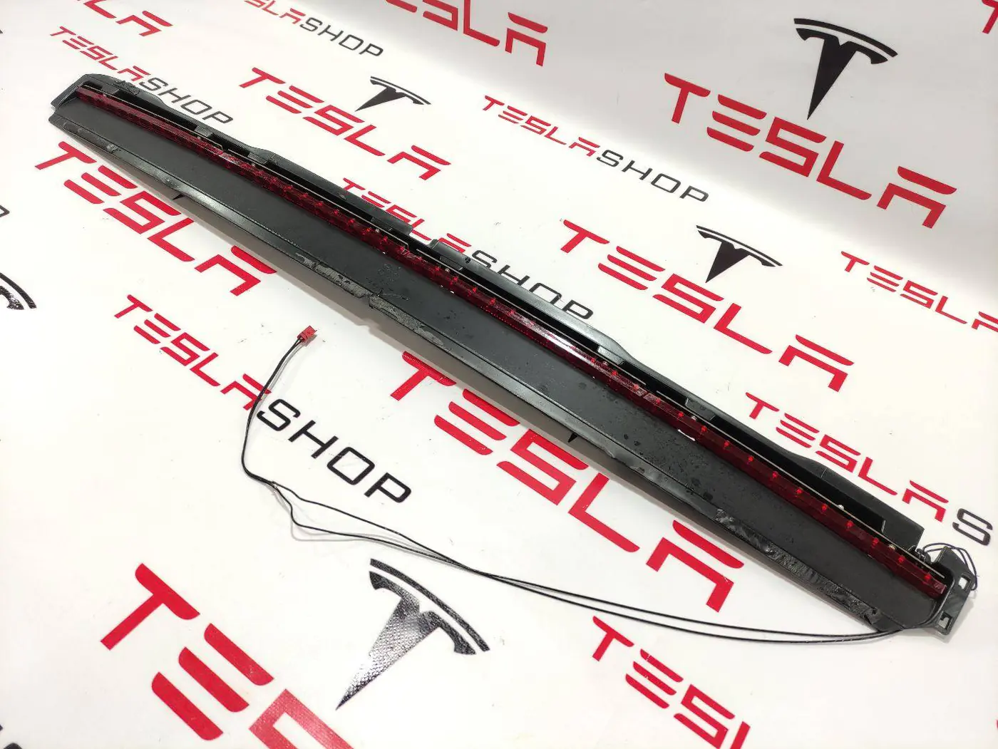 Стоп-сигнал к Tesla Model S 2018