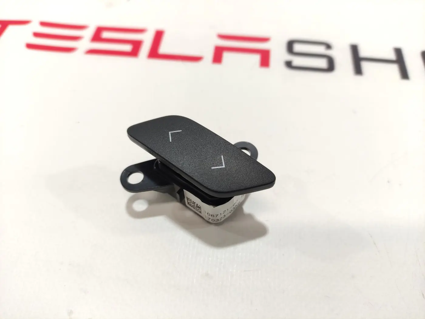 Кнопка (выключатель) к Tesla Model X 2017