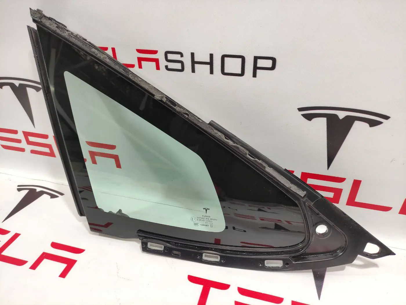 Стекло заднее к Tesla Model S 2022