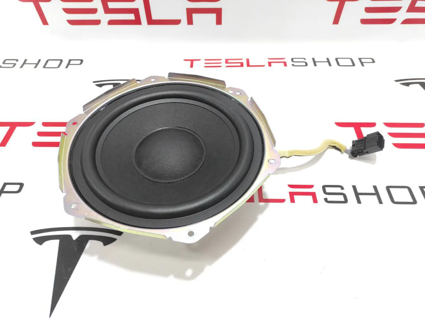 Сабвуфер к Tesla Model X 2019