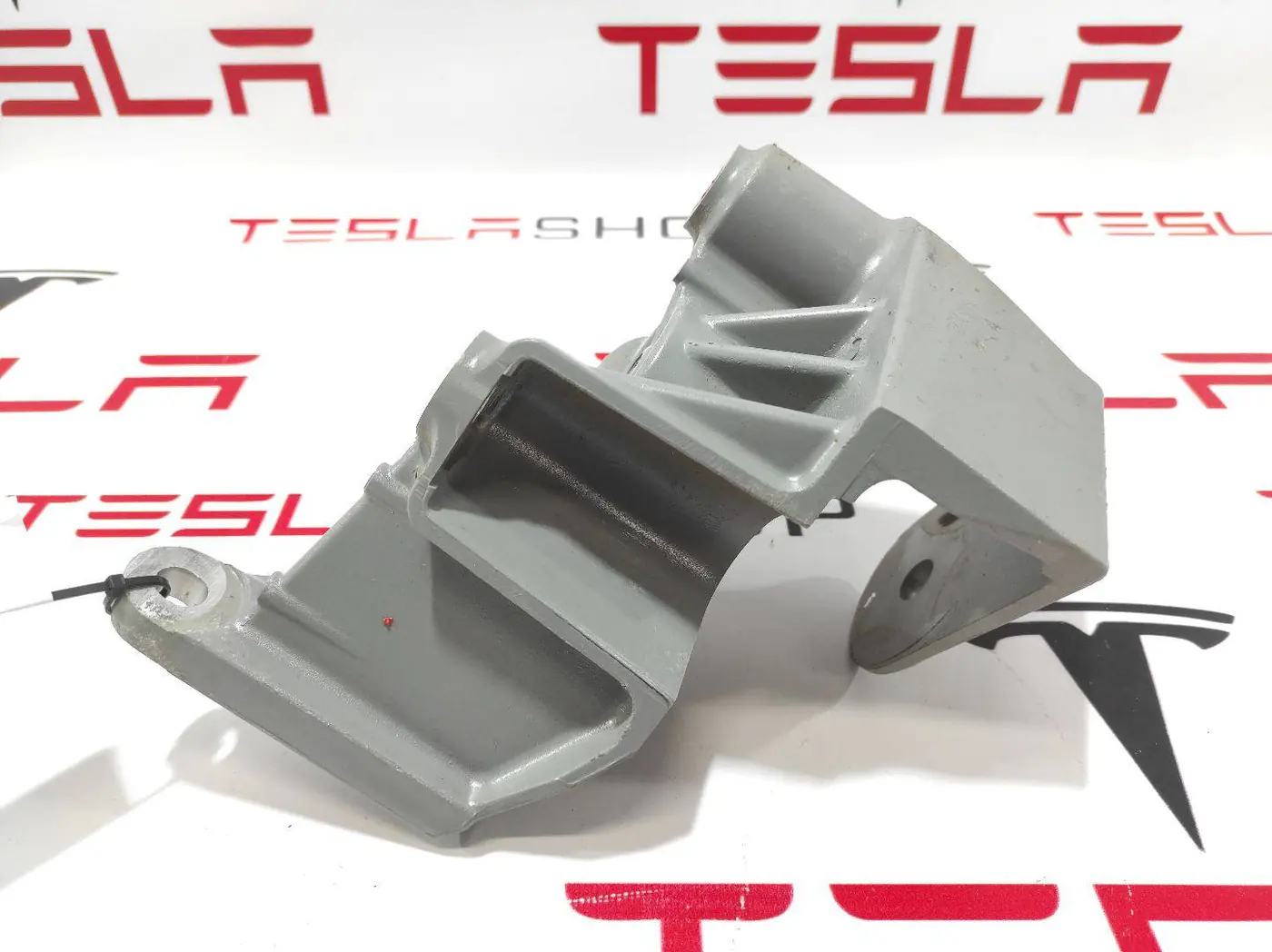 Кронштейн двигателя к Tesla Model X 2017