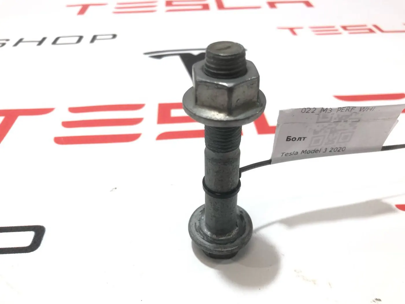Болт к Tesla Model 3 2020