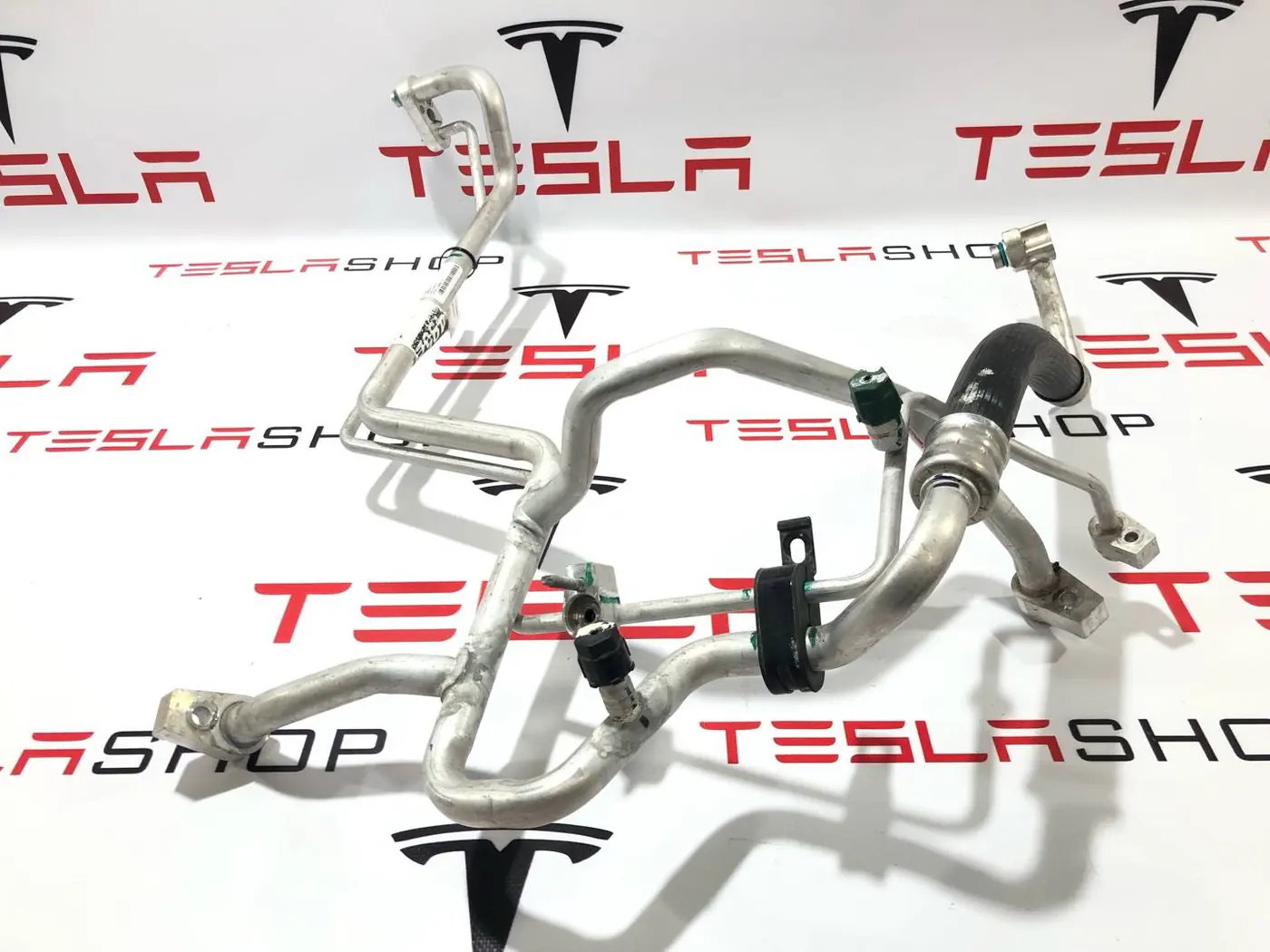 Трубка кондиционера к Tesla Model X 2019
