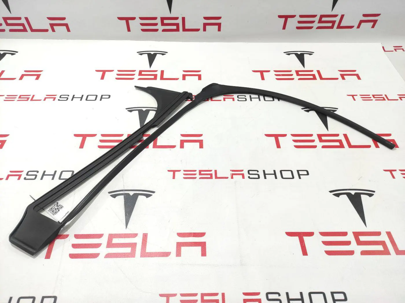 Уплотнитель к Tesla Model X 2022