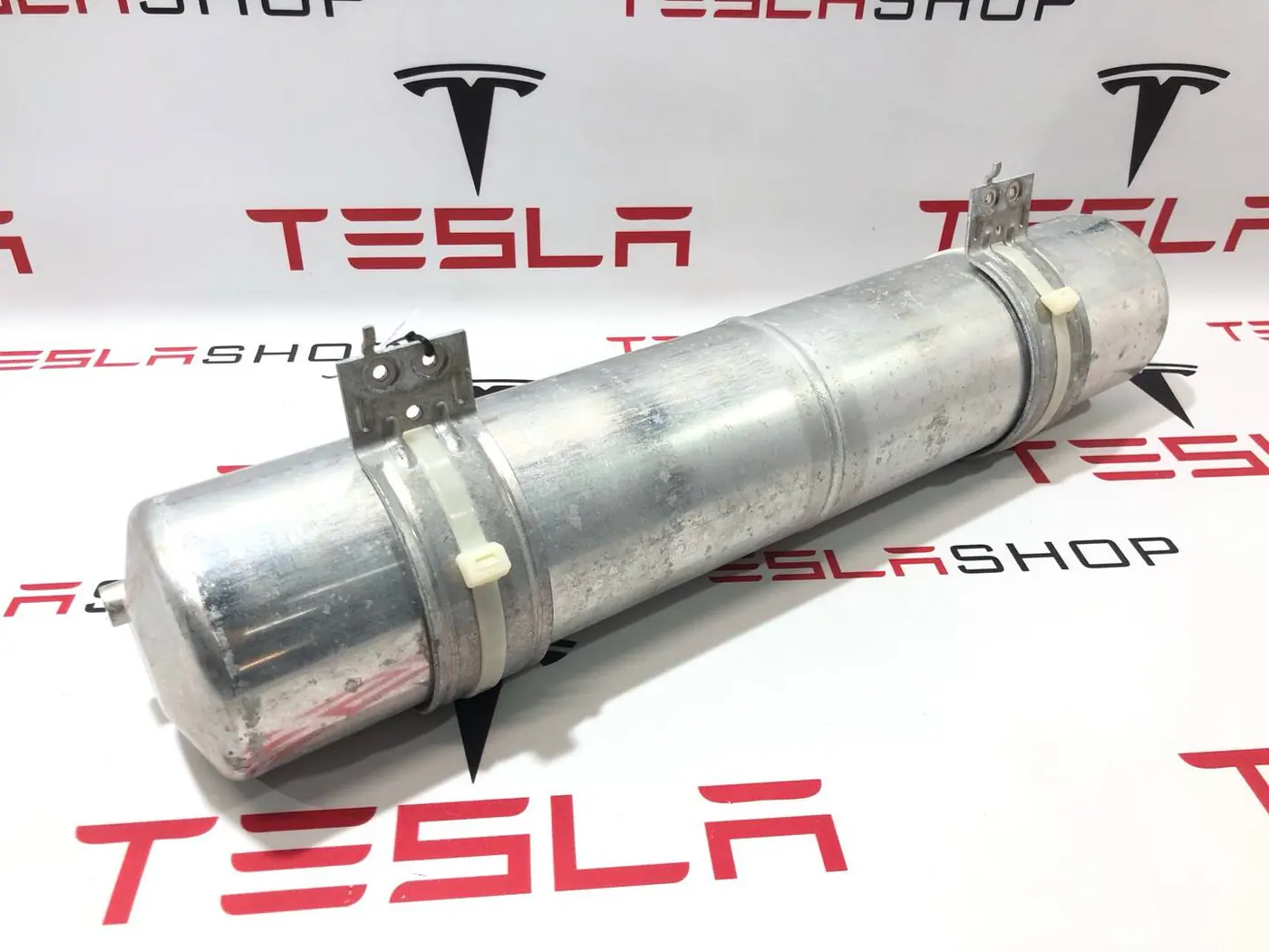 Ресивер пневмоподвески к Tesla Model X 2019