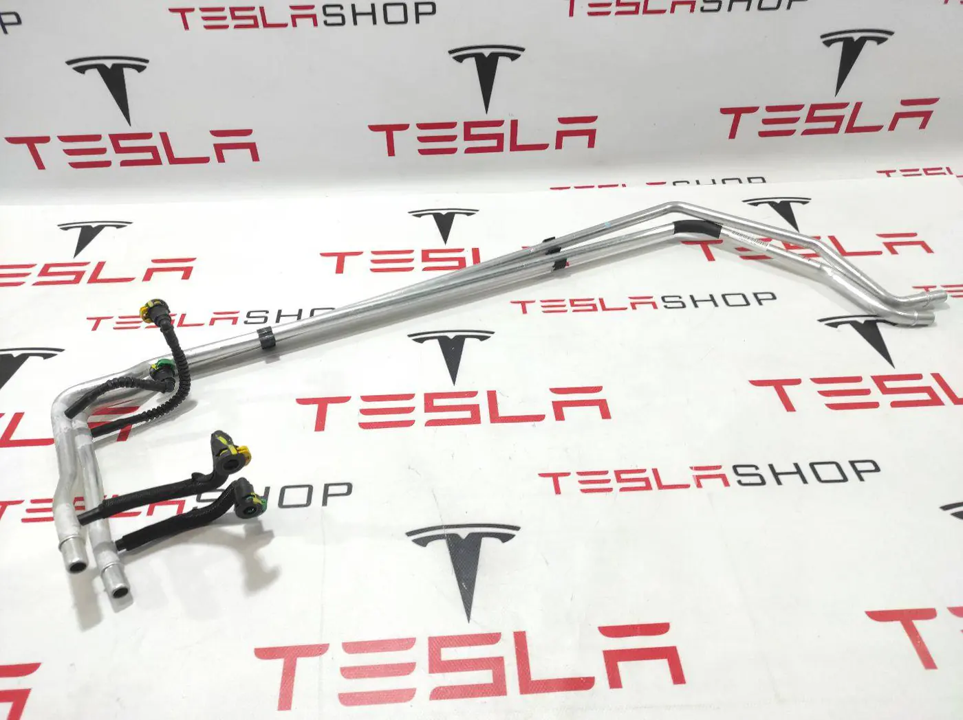 Патрубок радиатора к Tesla Model S 2016