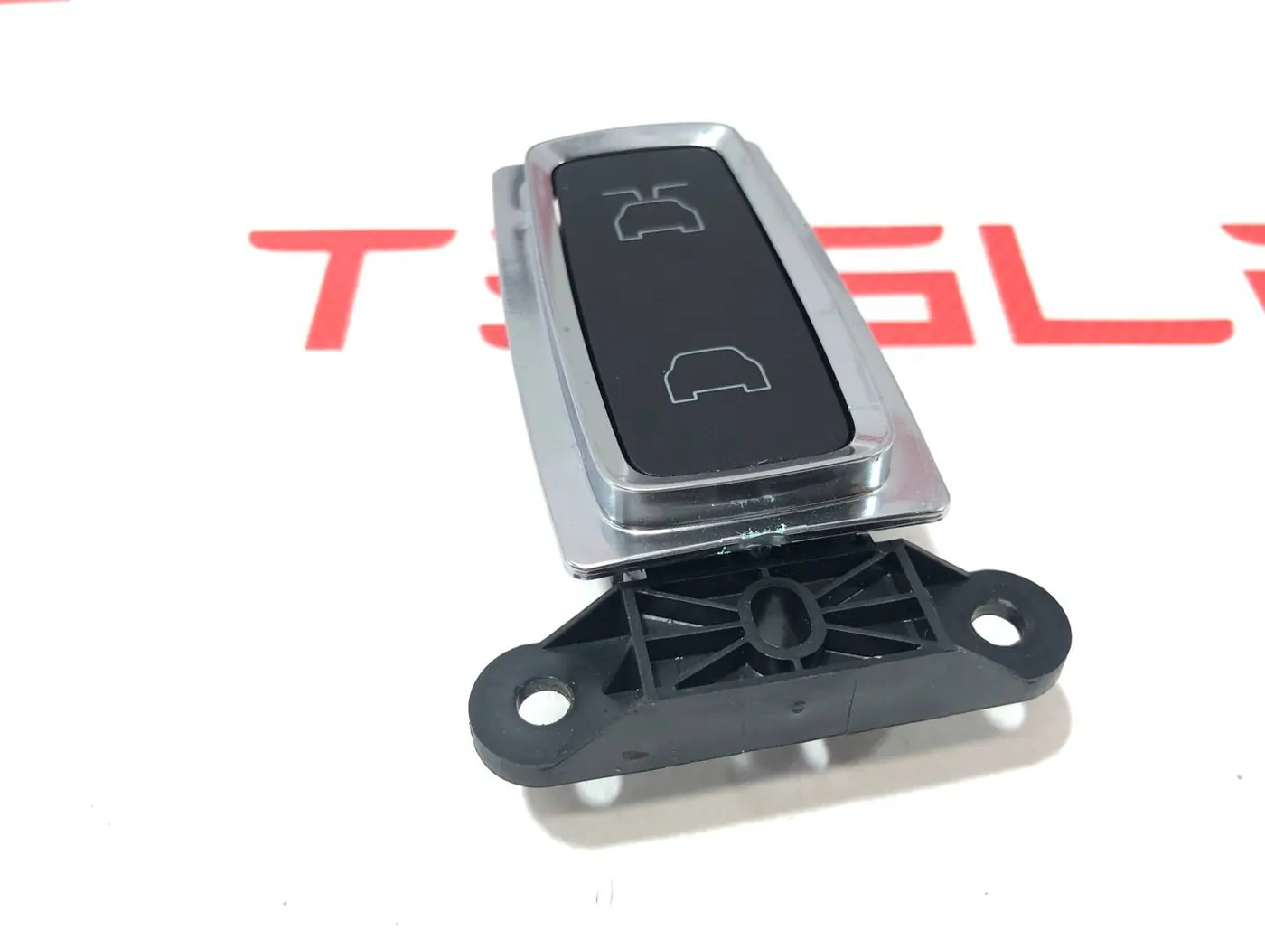 Кнопка (выключатель) к Tesla Model X 2022