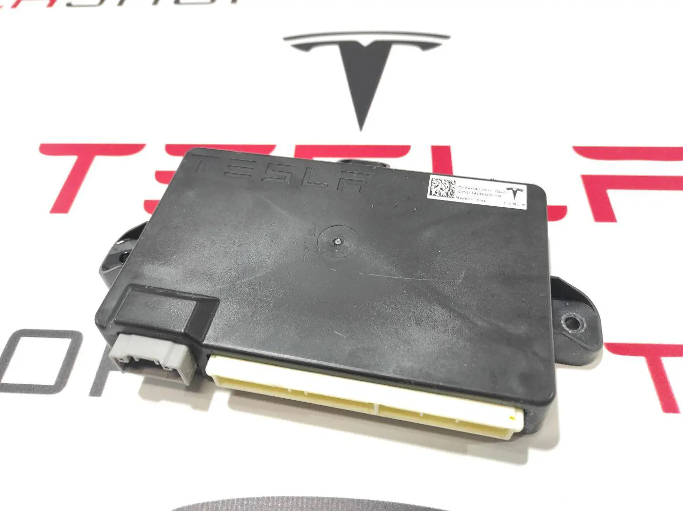 Блок управления двери к Tesla Model X 2019