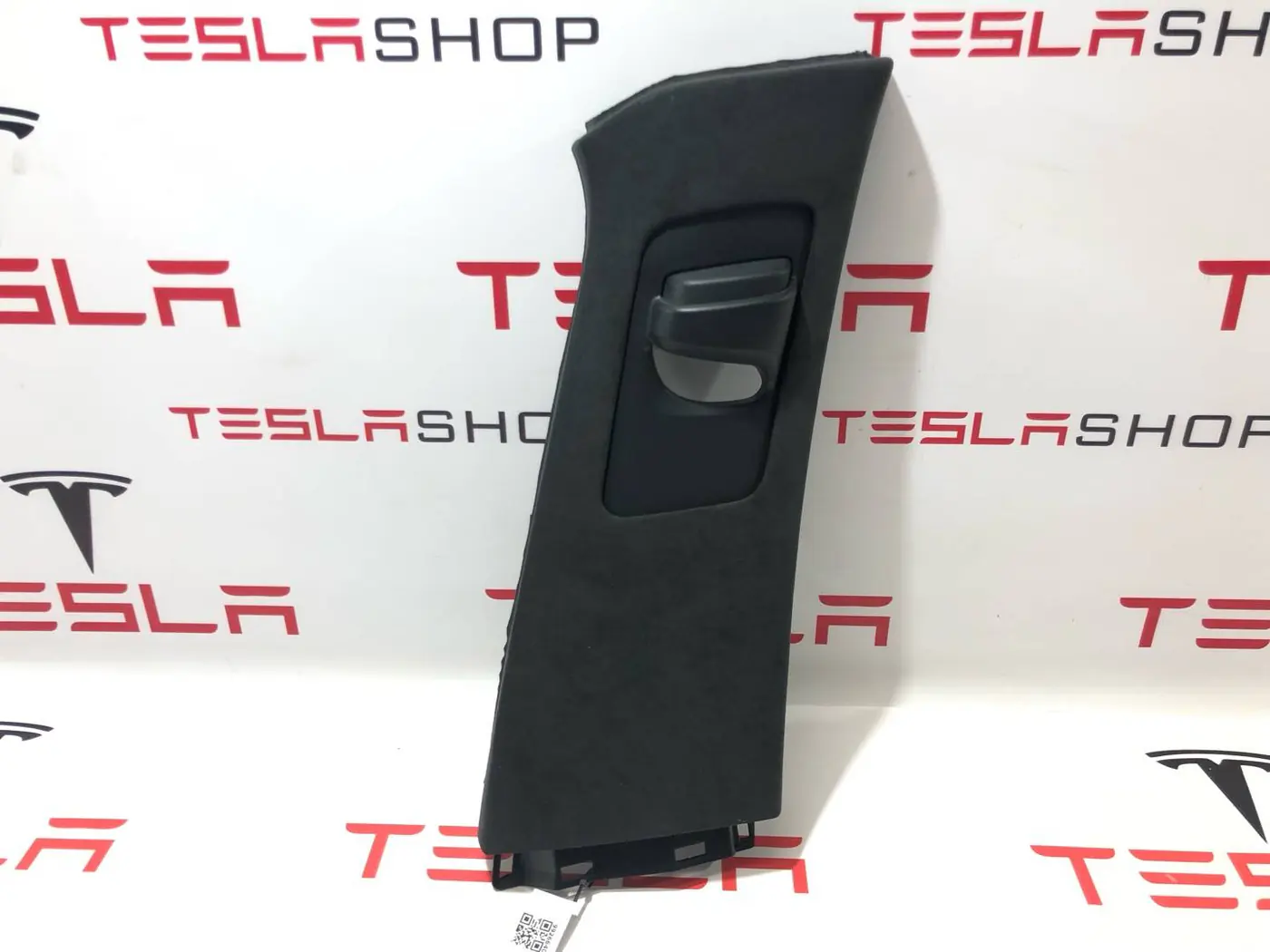Обшивка стойки к Tesla Model X 2022