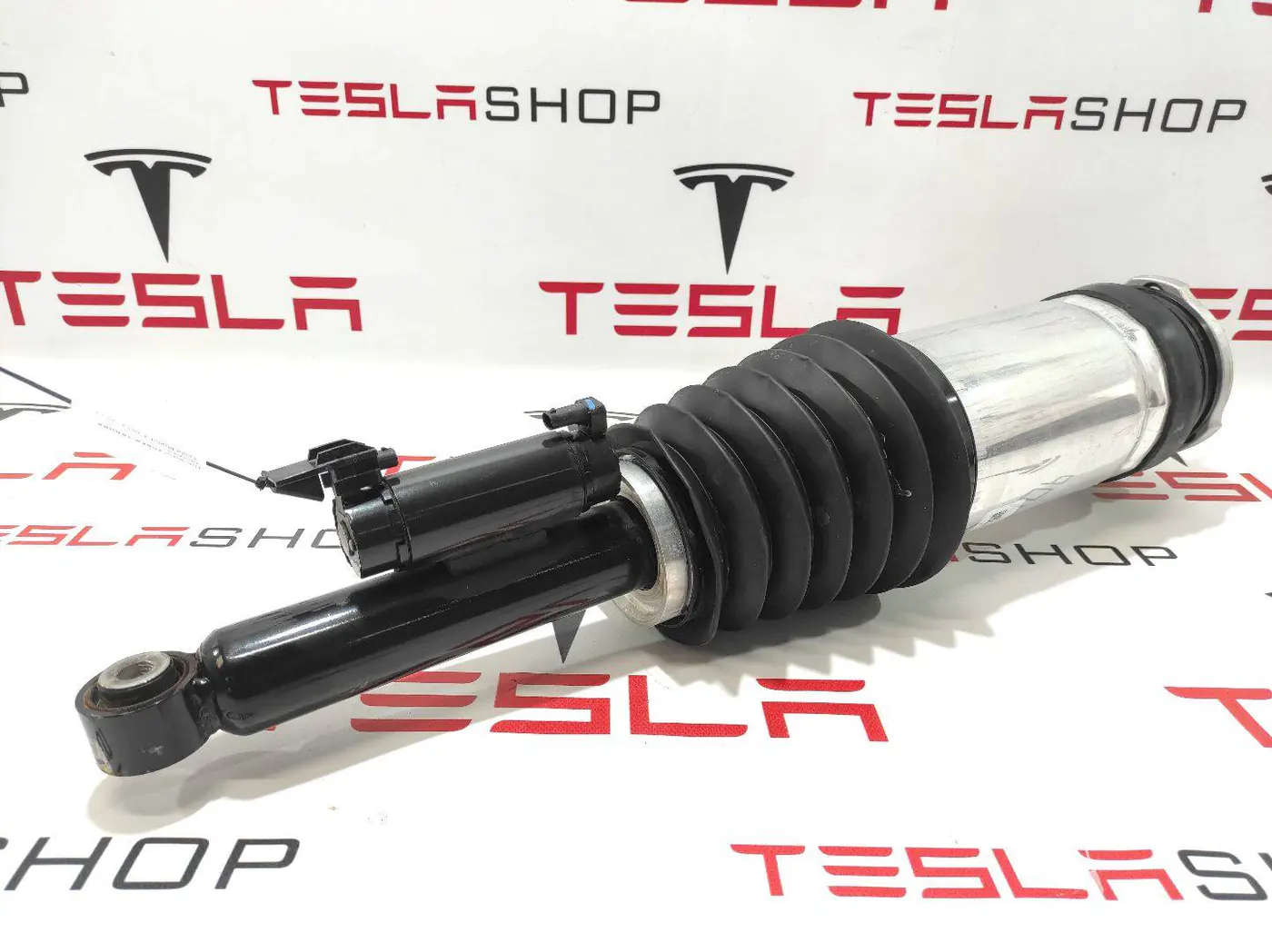 Пневмостойка задняя к Tesla Model X 2022