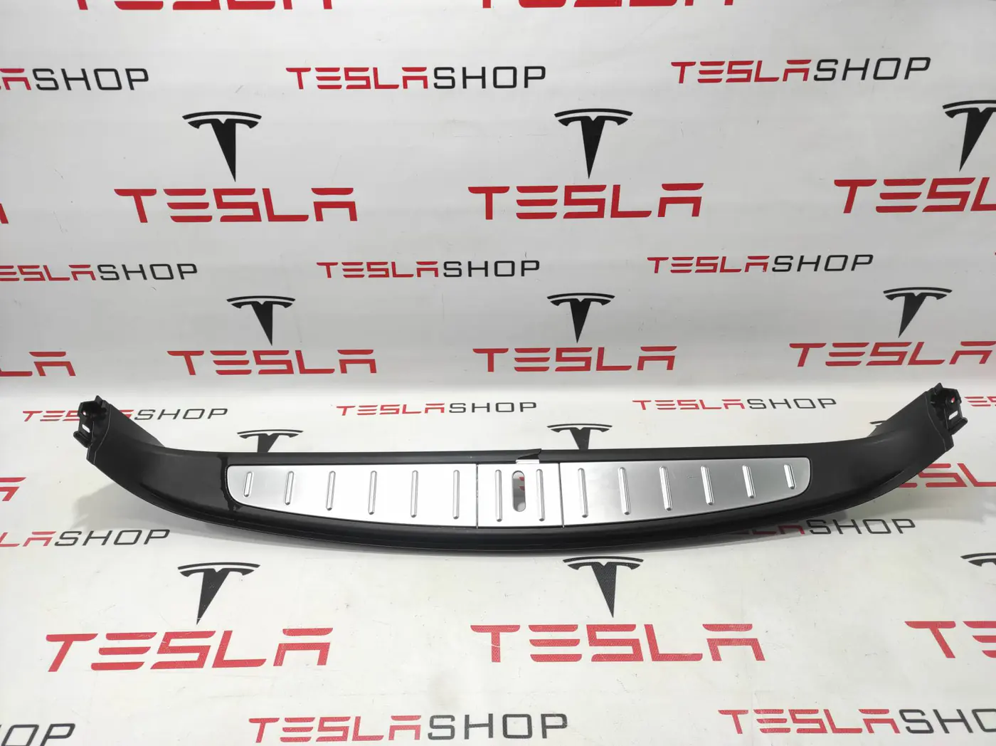 Пластик к Tesla Model X 2017