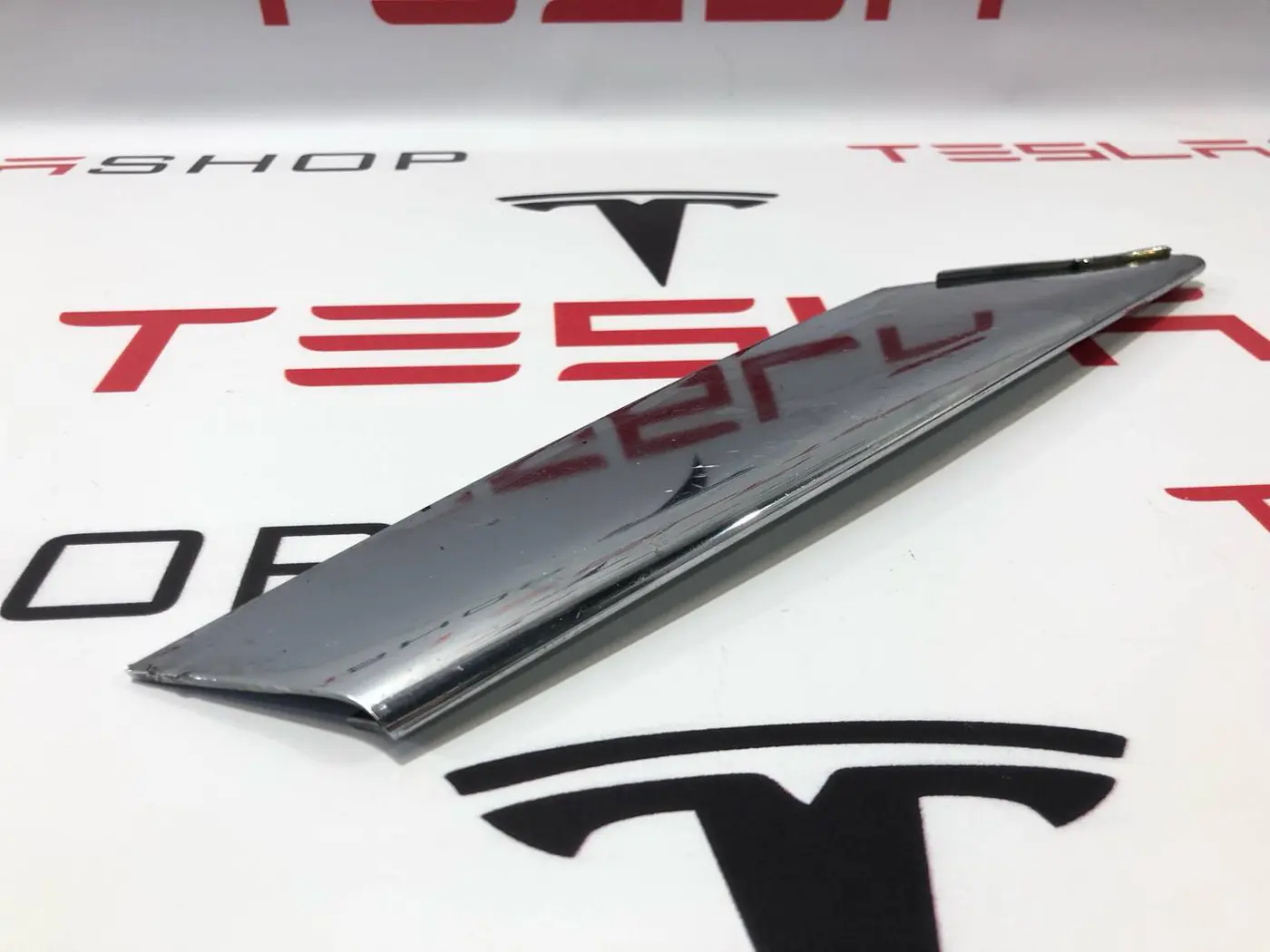 Молдинг бампера переднего к Tesla Model S 2018
