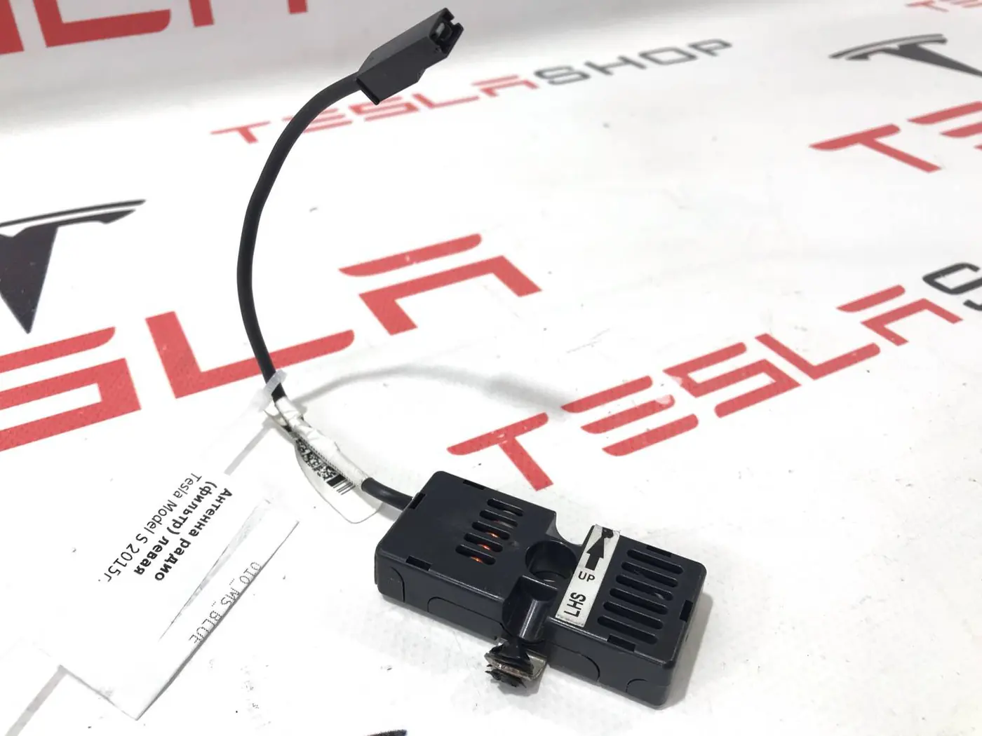 Антенна  к Tesla Model S 2015