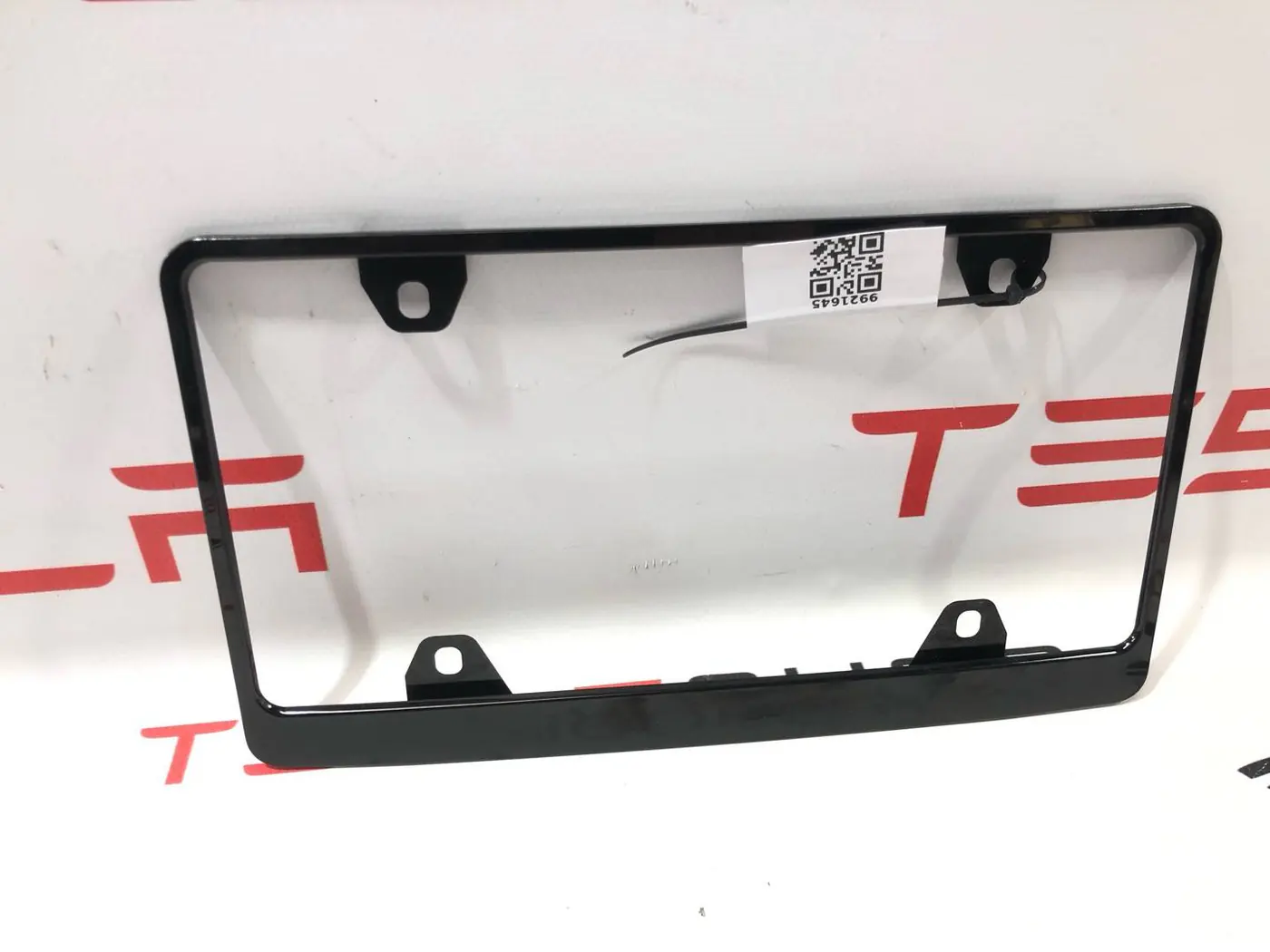 Рамка для номера к Tesla Model X 2022