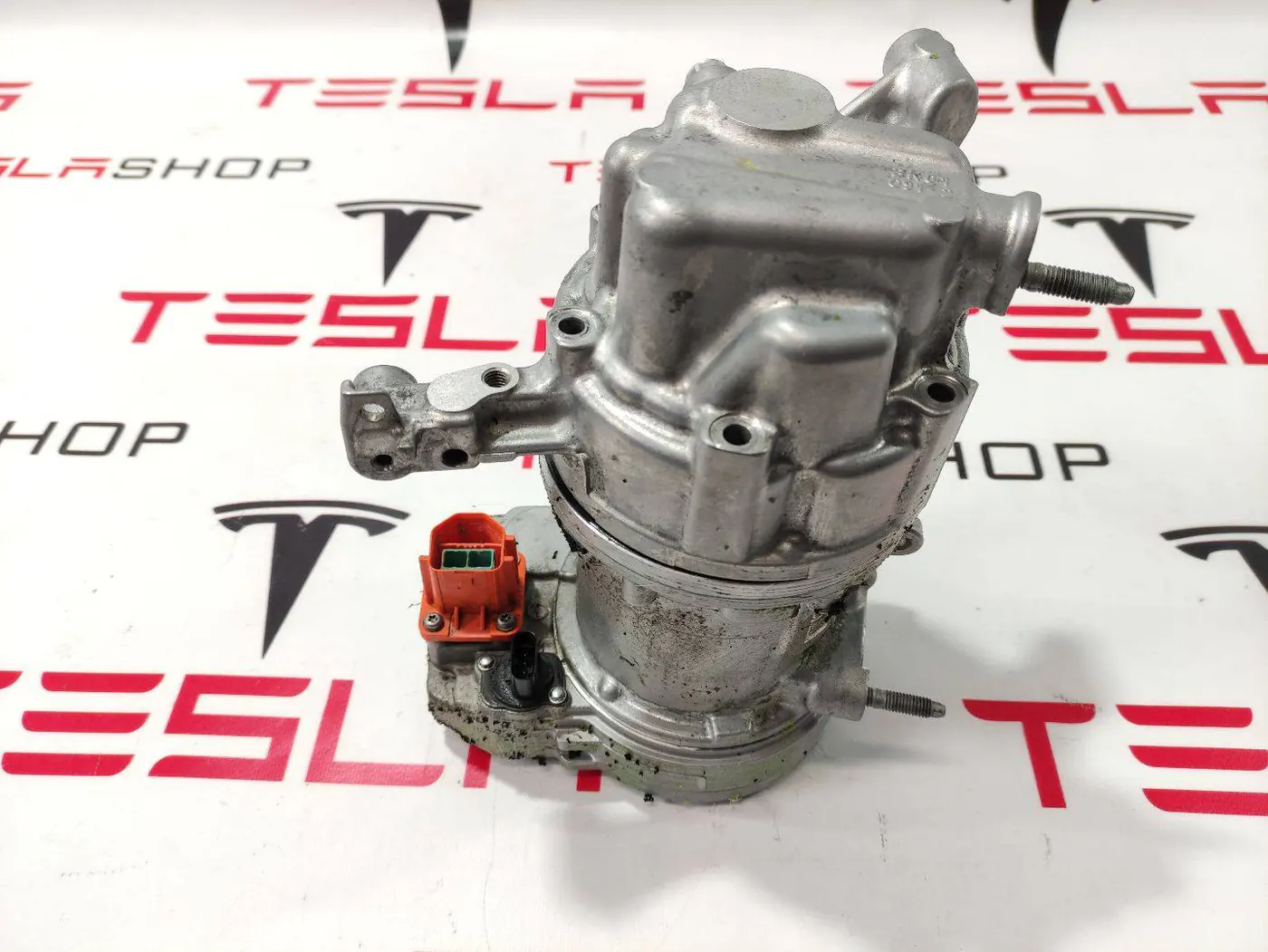 Компрессор кондиционера к Tesla Model Y 2020