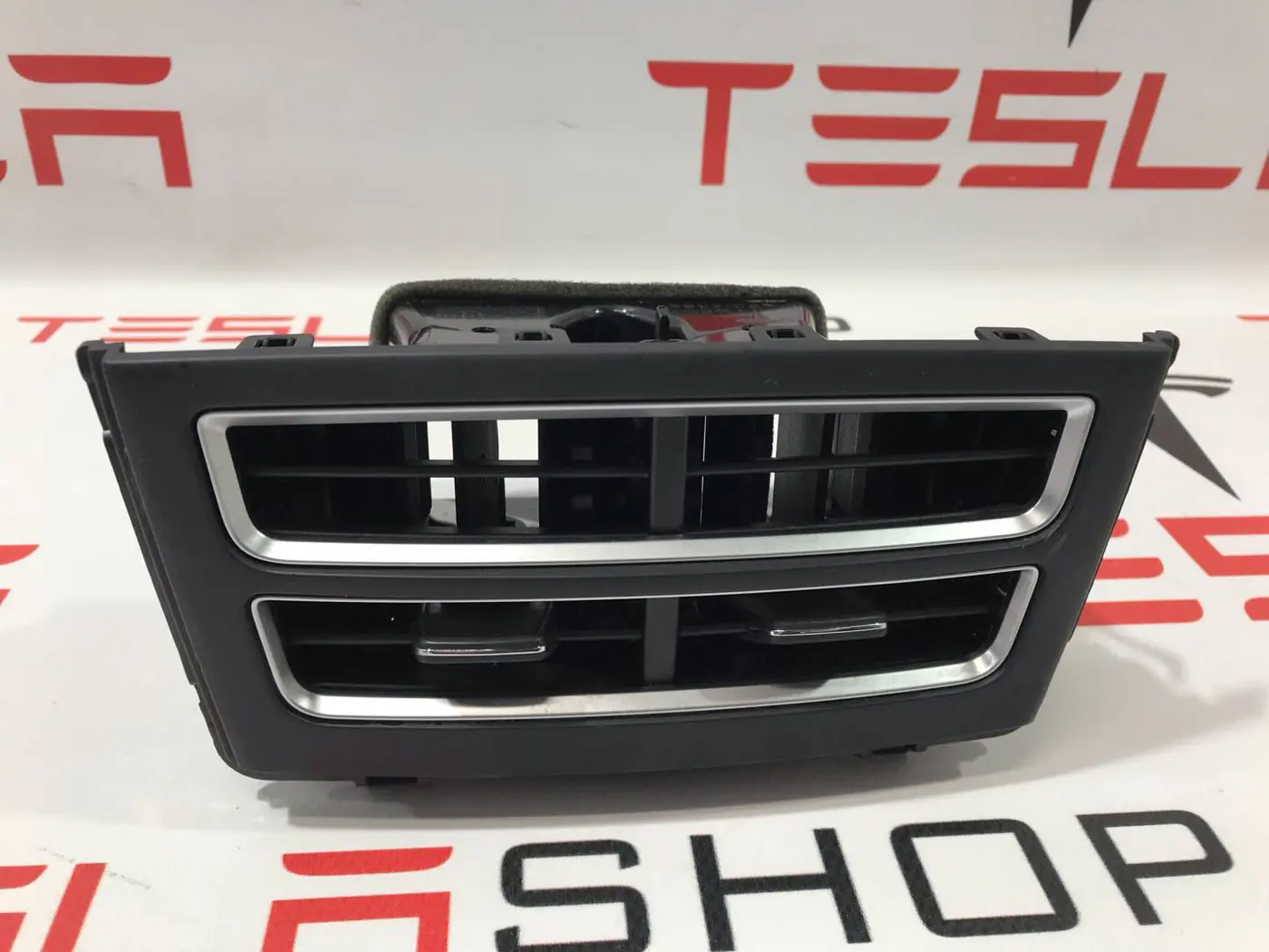 Воздуховод к Tesla Model S 2015