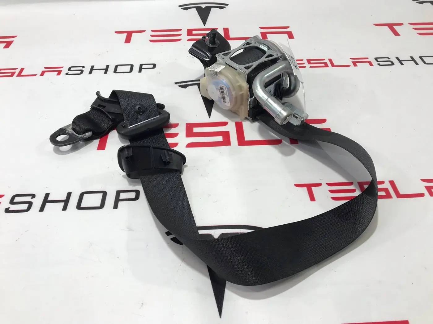 Ремень безопасности к Tesla Model X 2016