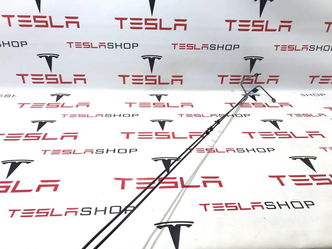 Шланг тормозной к Tesla Model S 2016