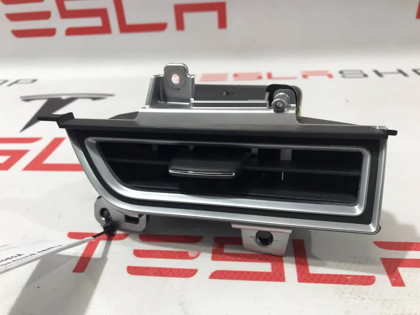 Воздуховод к Tesla Model S 2015
