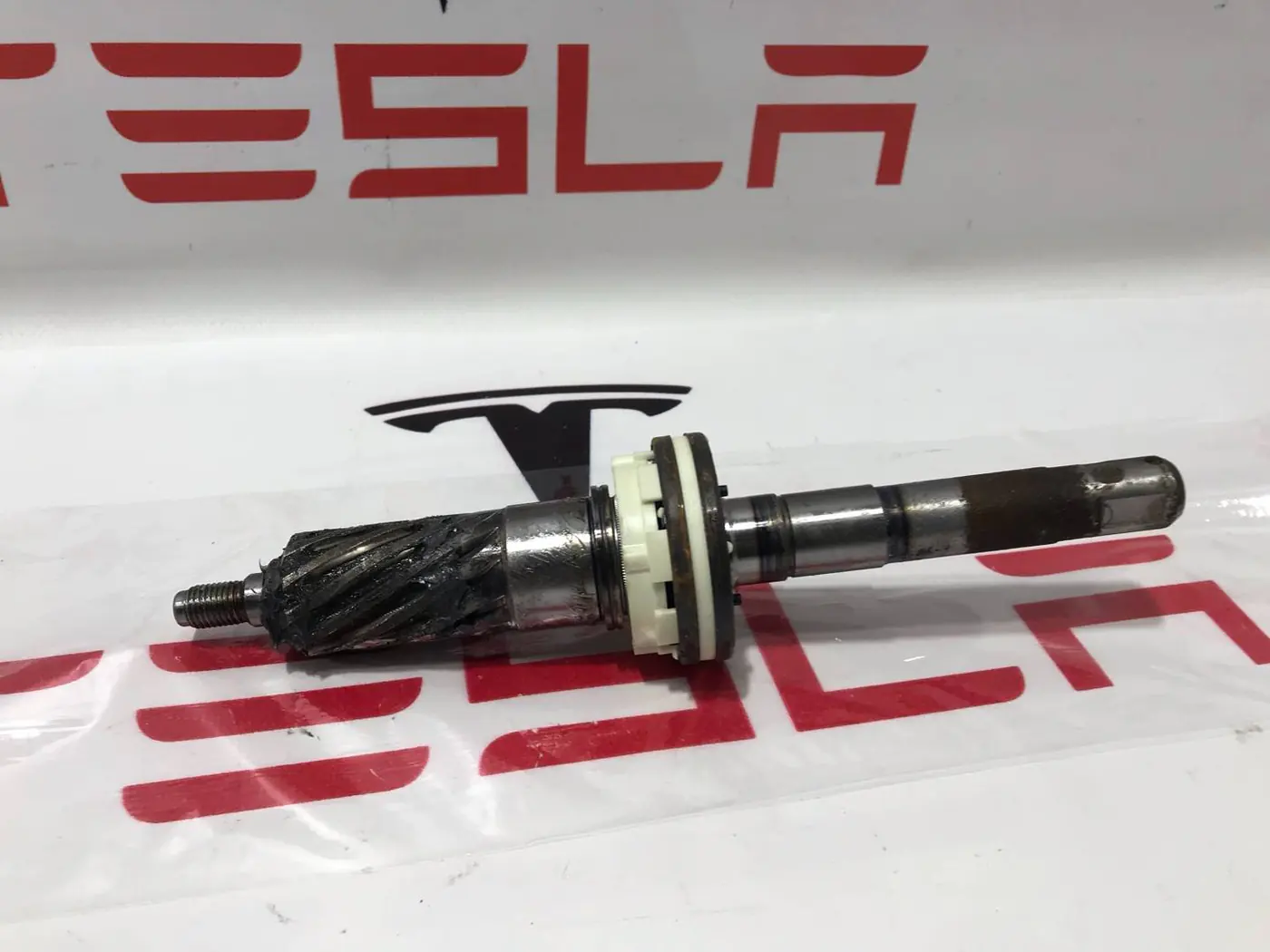 Рулевая колонка к Tesla Model Y 2020