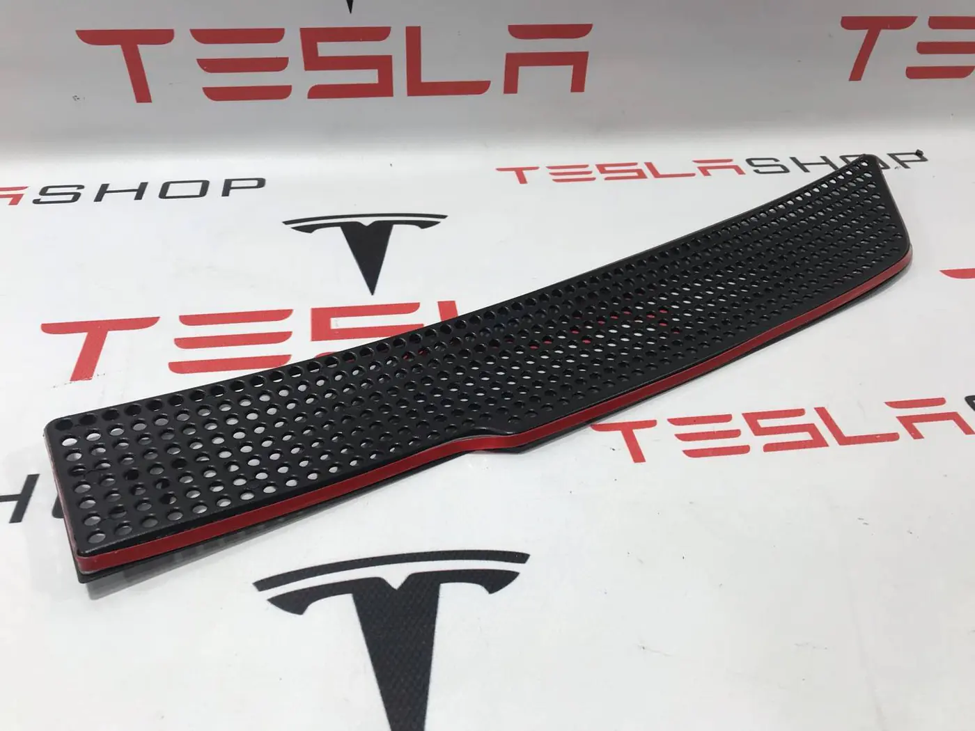 Решетка воздухозаборника к Tesla Model 3 2021