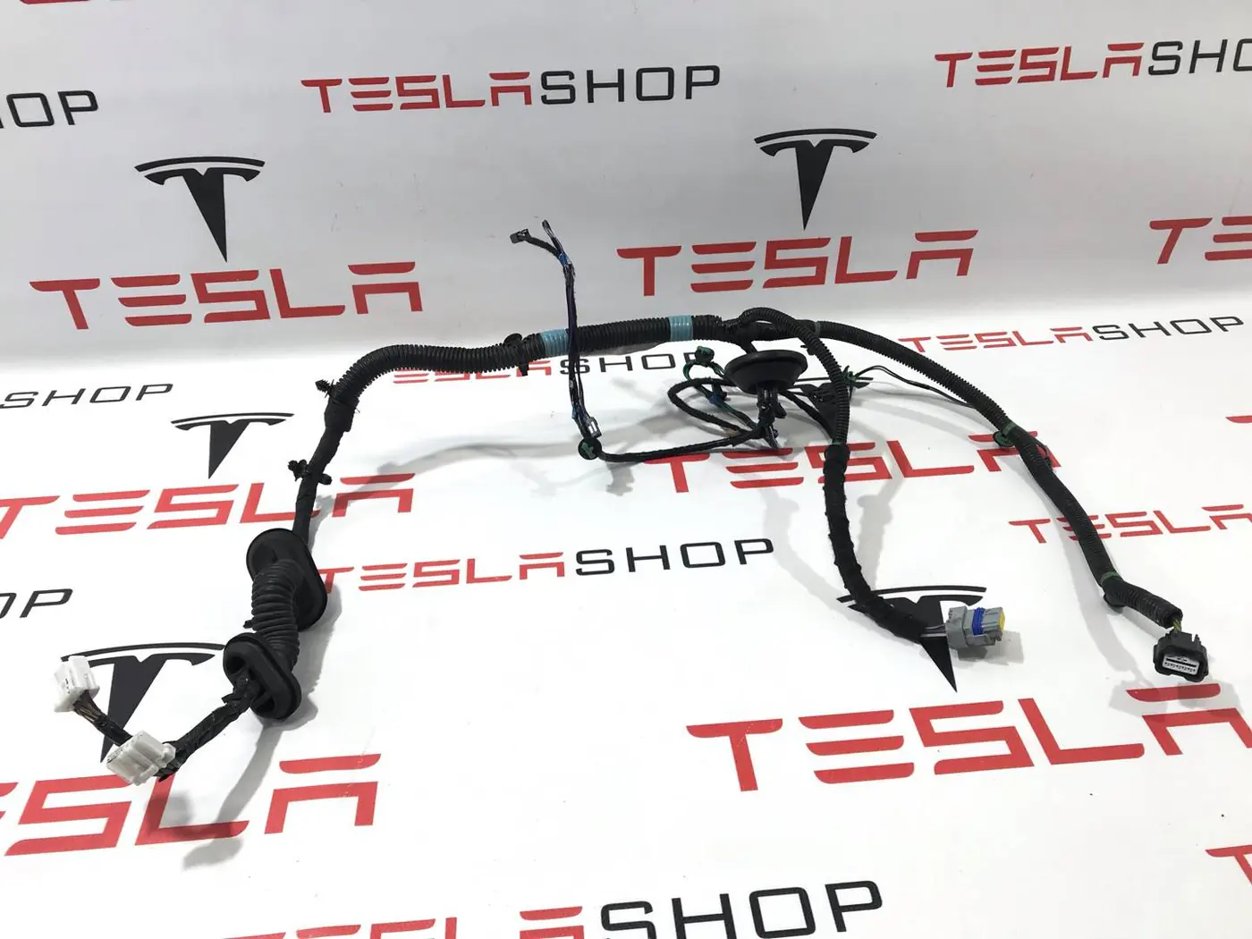 Проводка двери к Tesla Model S 2015