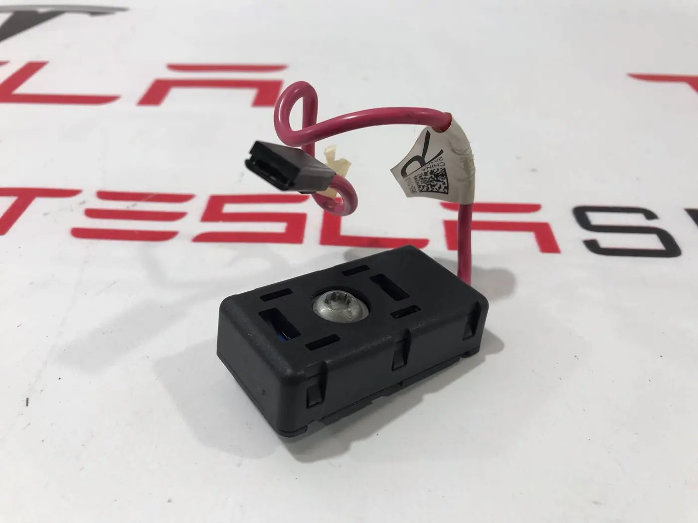 Антенна  к Tesla Model 3 2020