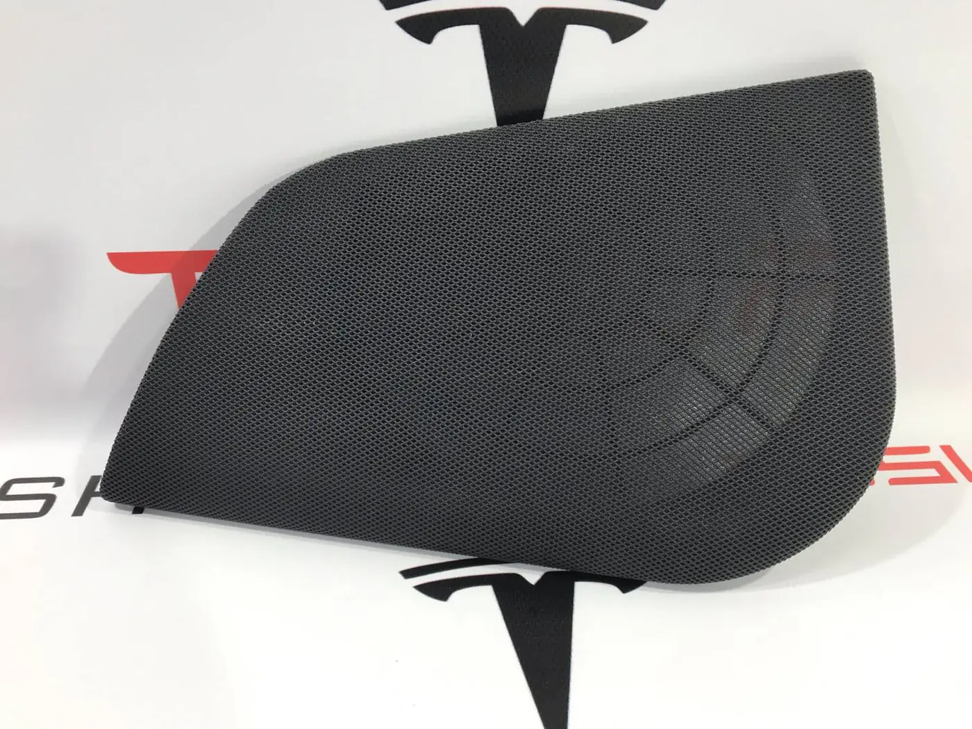 Сетка для динамика к Tesla Model S 2017