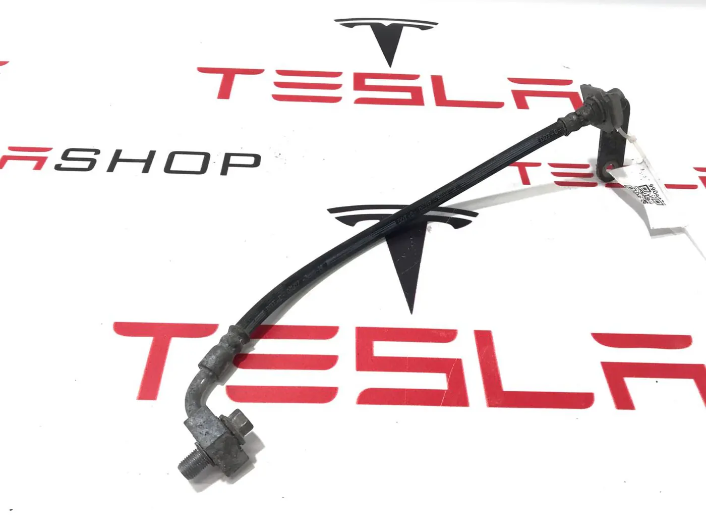 Шланг тормозной к Tesla Model X 2017