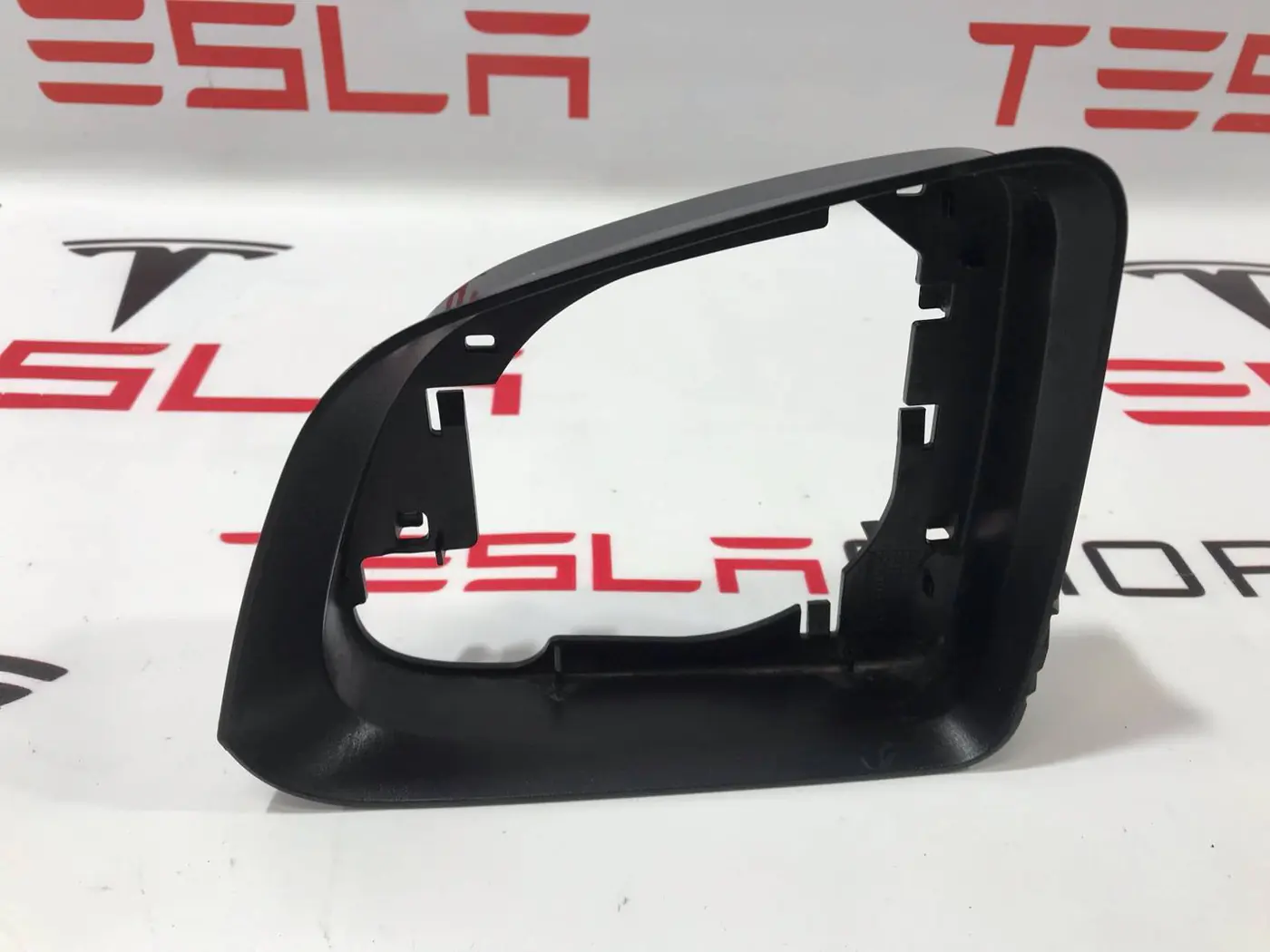 Корпус зеркала к Tesla Model Y 2020