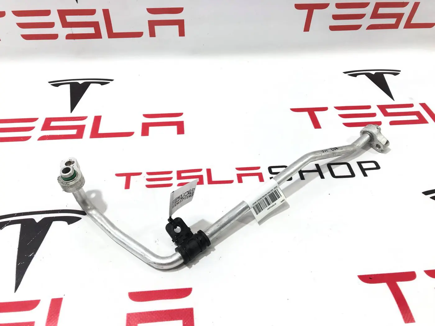 Трубка охлаждающей жидкости металлическая к Tesla Model S 2014
