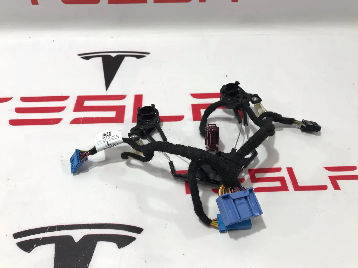 Шлейф руля к Tesla Model 3 2019