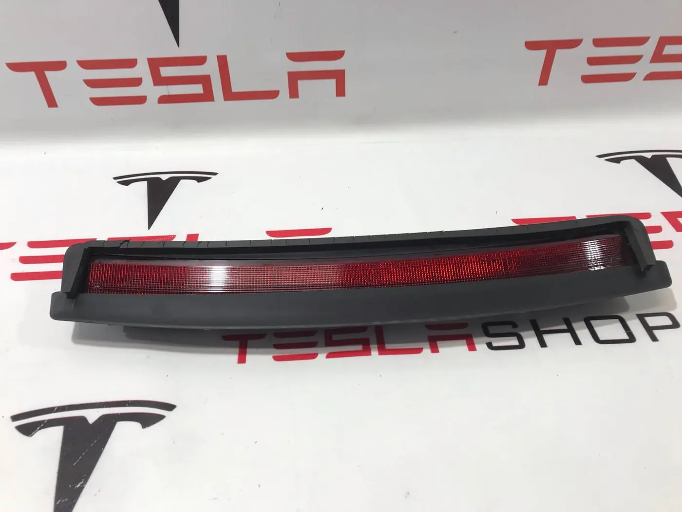 Стоп-сигнал к Tesla Model 3 2020