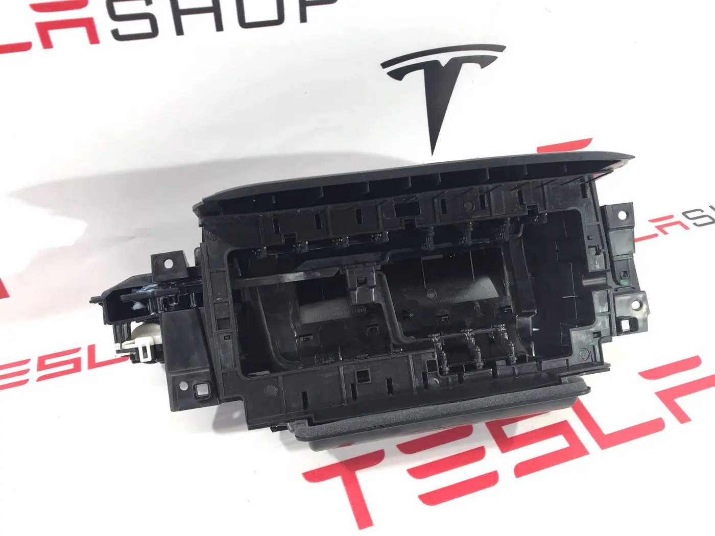 Воздуховод к Tesla Model S 2021