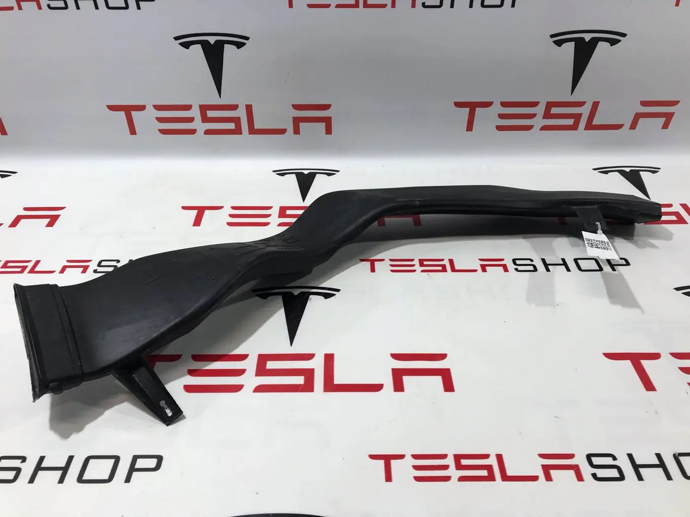 Воздуховод к Tesla Model X 2017