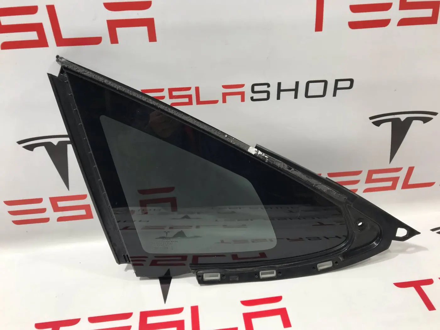 Стекло заднее к Tesla Model S 2021