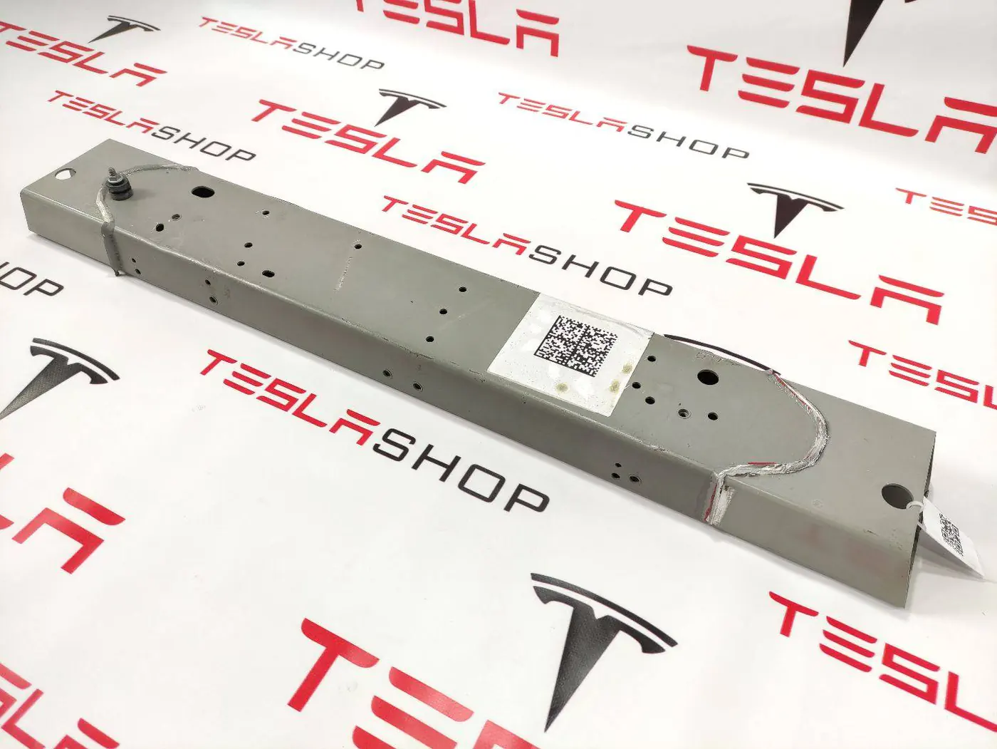 Распорка стоек к Tesla Model S 2018