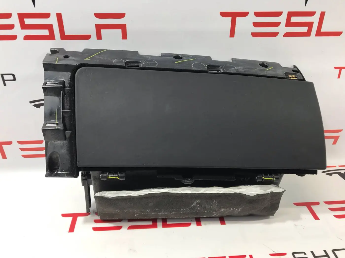 Бардачок к Tesla Model X 2017